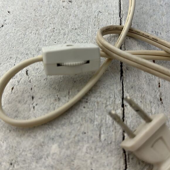 Vintage Post Modern Plastic Bowling Pin Light Early Y2k Era Works - Picture 6 of 9